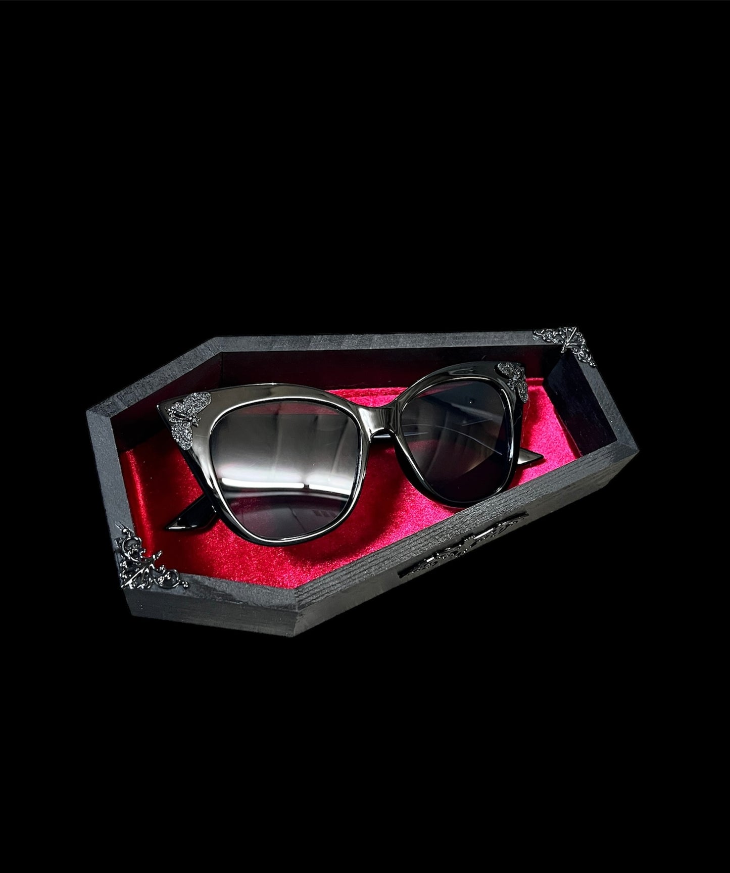Cat-Eye Mod Death Moth Charm Sunglasses