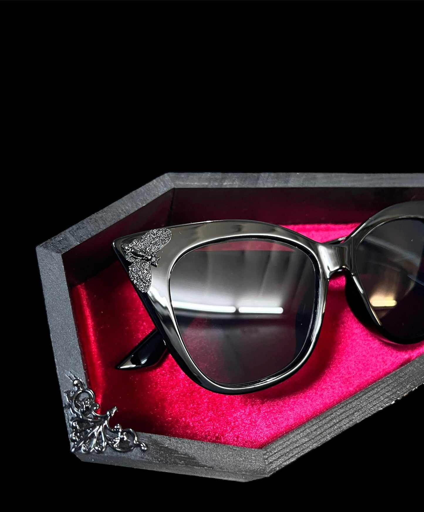 Cat-Eye Mod Death Moth Charm Sunglasses