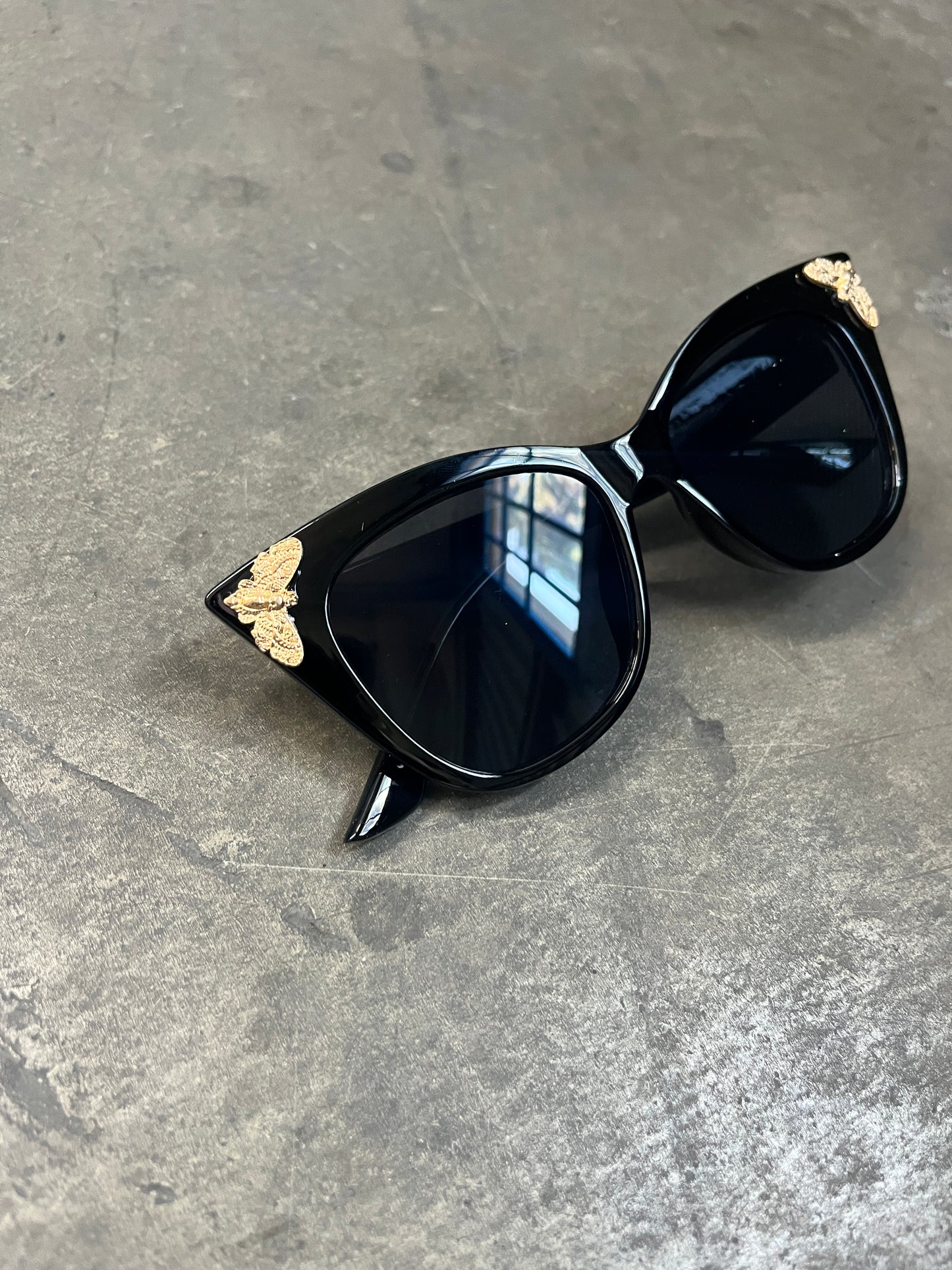 Cat-Eye Mod Death Moth Charm Sunglasses