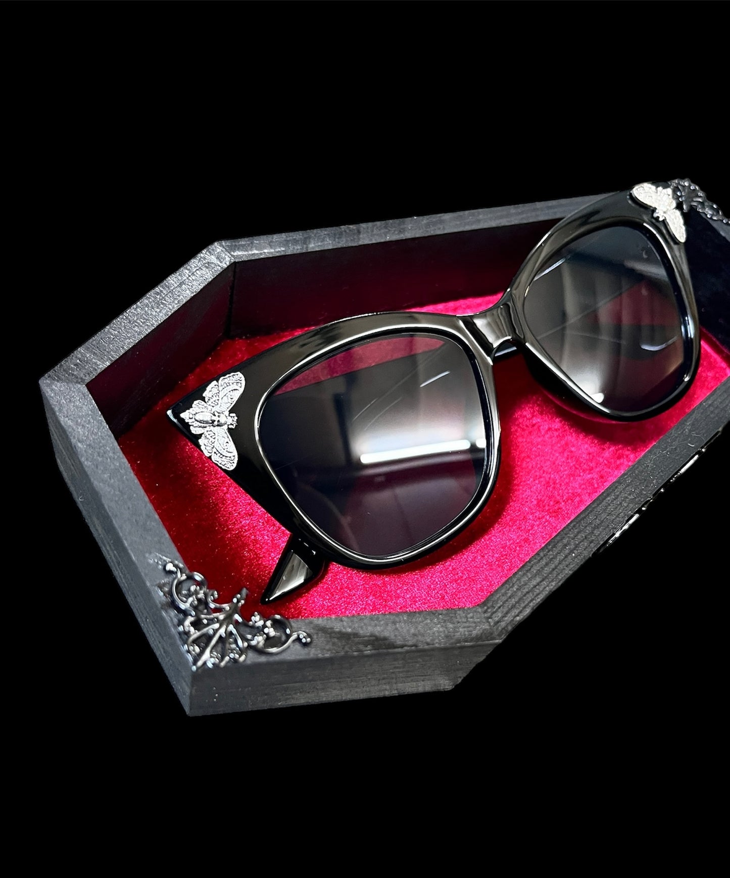Cat-Eye Mod Death Moth Charm Sunglasses