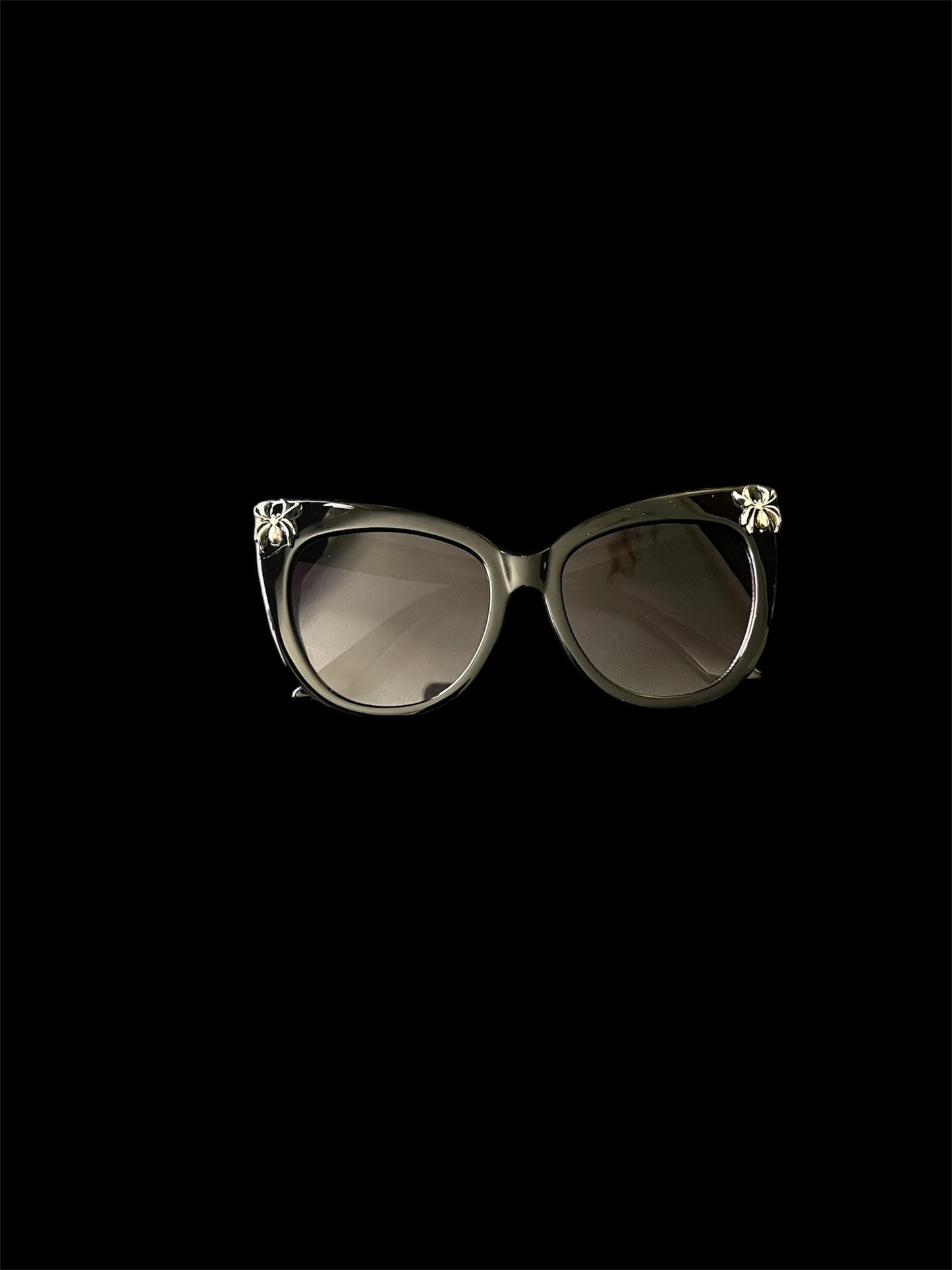 Cat-Eye Spider Charm Sunglasses