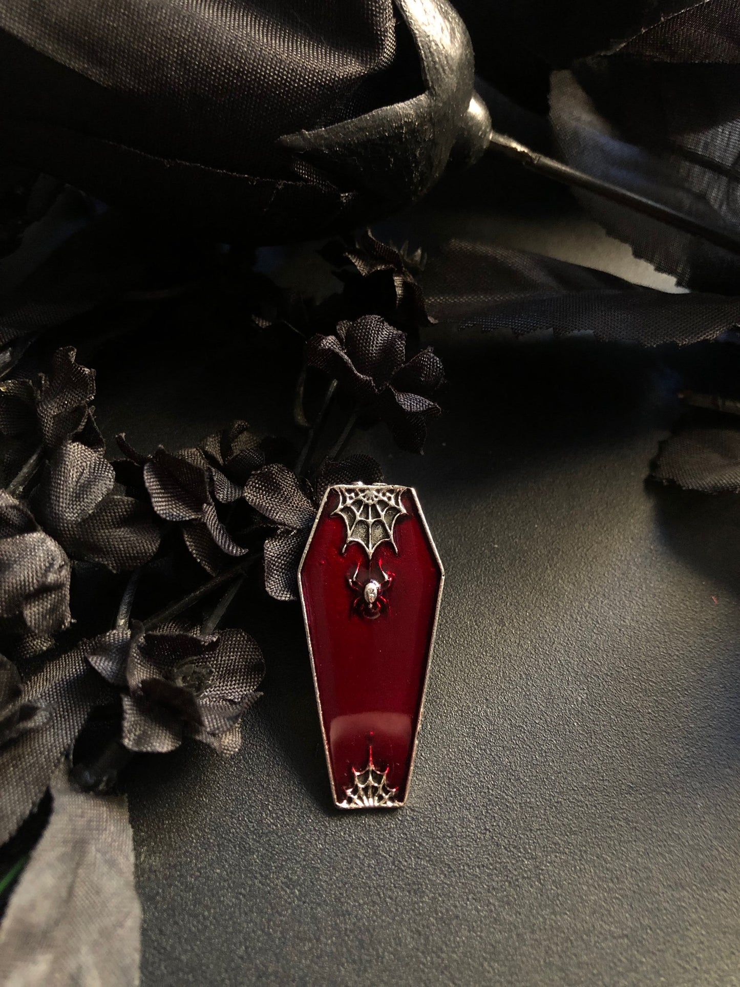 Spiderweb Red Pin