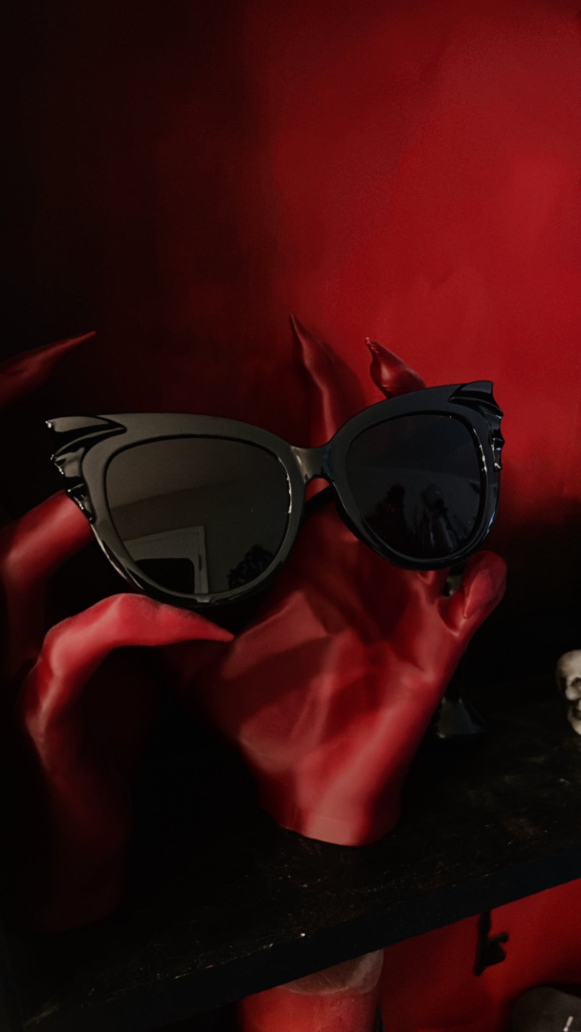 Bat-Eyes Wide Sunglasses