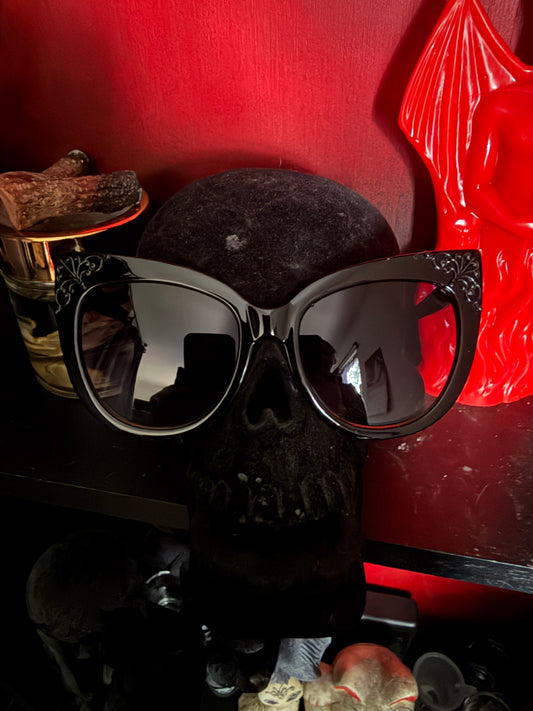 Cat-Eye Filigree | Black Frame| Charm Sunglasses