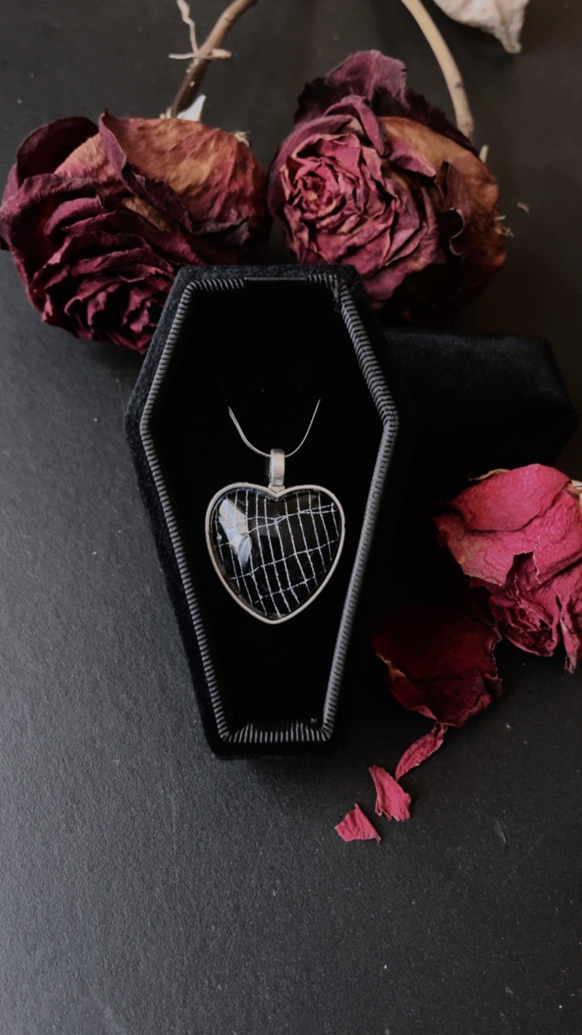 Webbed Heart Pendant